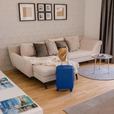 Haus Karlsbad - Neu Und Modern 別荘 *